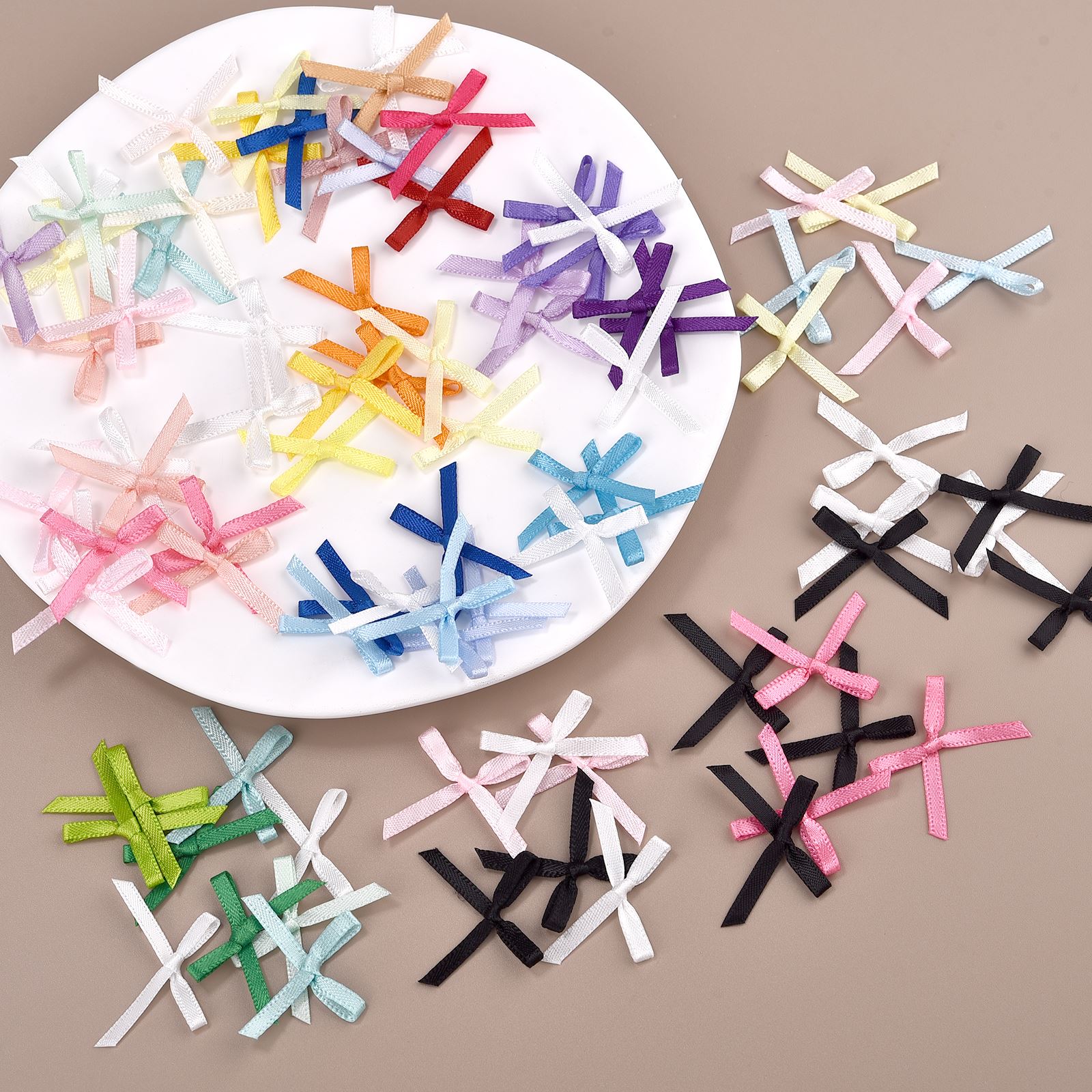 Christmas Craft Embellishment - 100 Stück 3 mm Bänder, Mini-Satinbänder,